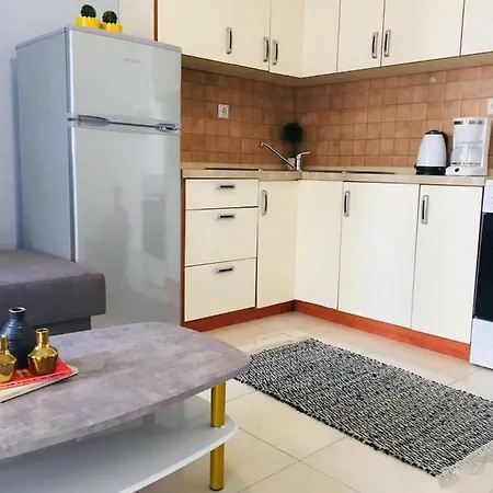 Irini شقة كافالا