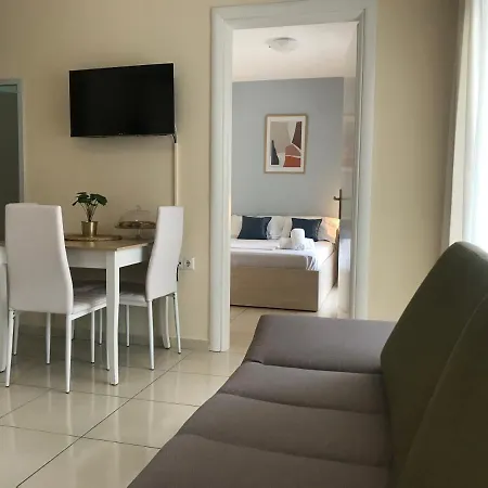 Апартаменты Irini *