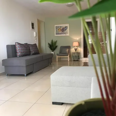 Irini شقة كافالا